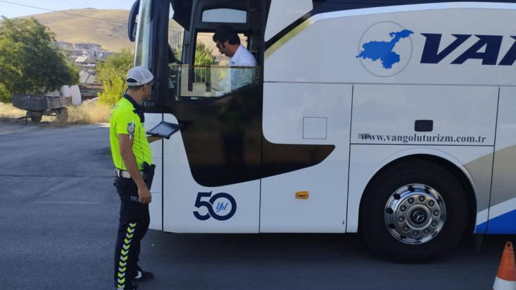 Elazığ'da otobüs şoförleri bilgilendirildi